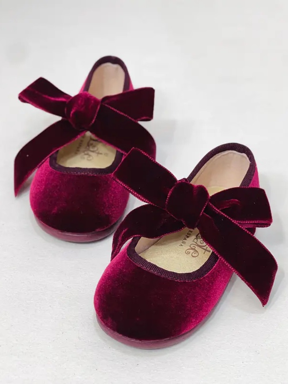 Spanish-style Mary Janes with velvet bow – Bordeaux NEW